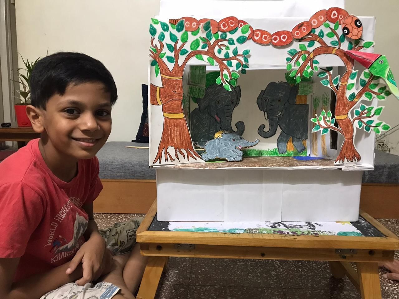 नीना आणि मांजर (व्हिडीओ)